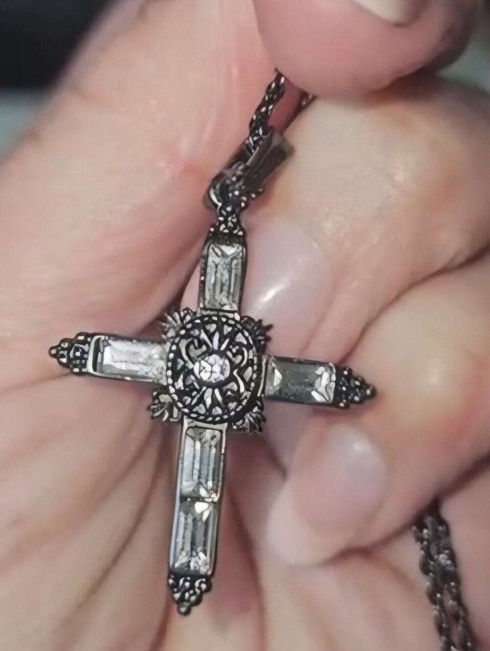 Symbols of Faith Vintage Style Crystal Cross Pendant Necklace – NIB